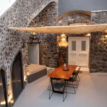 Aleria Luxury Cave Santorini Holiday home Exo Gonia