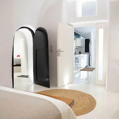 Aleria Luxury Cave Santorini Holiday home Exo Gonia